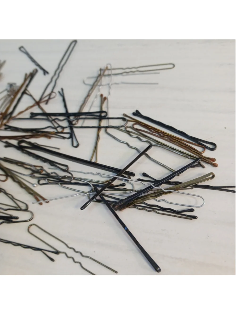 Lot Of Vintage Hair Pins And Bobby Pins Clips As Seen In Photos Beautician Retro